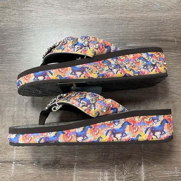 New Montana West Flip Flops Western Rhinestone Horses Wedge Sandals 8 Women’s - Picture 3 of 6
